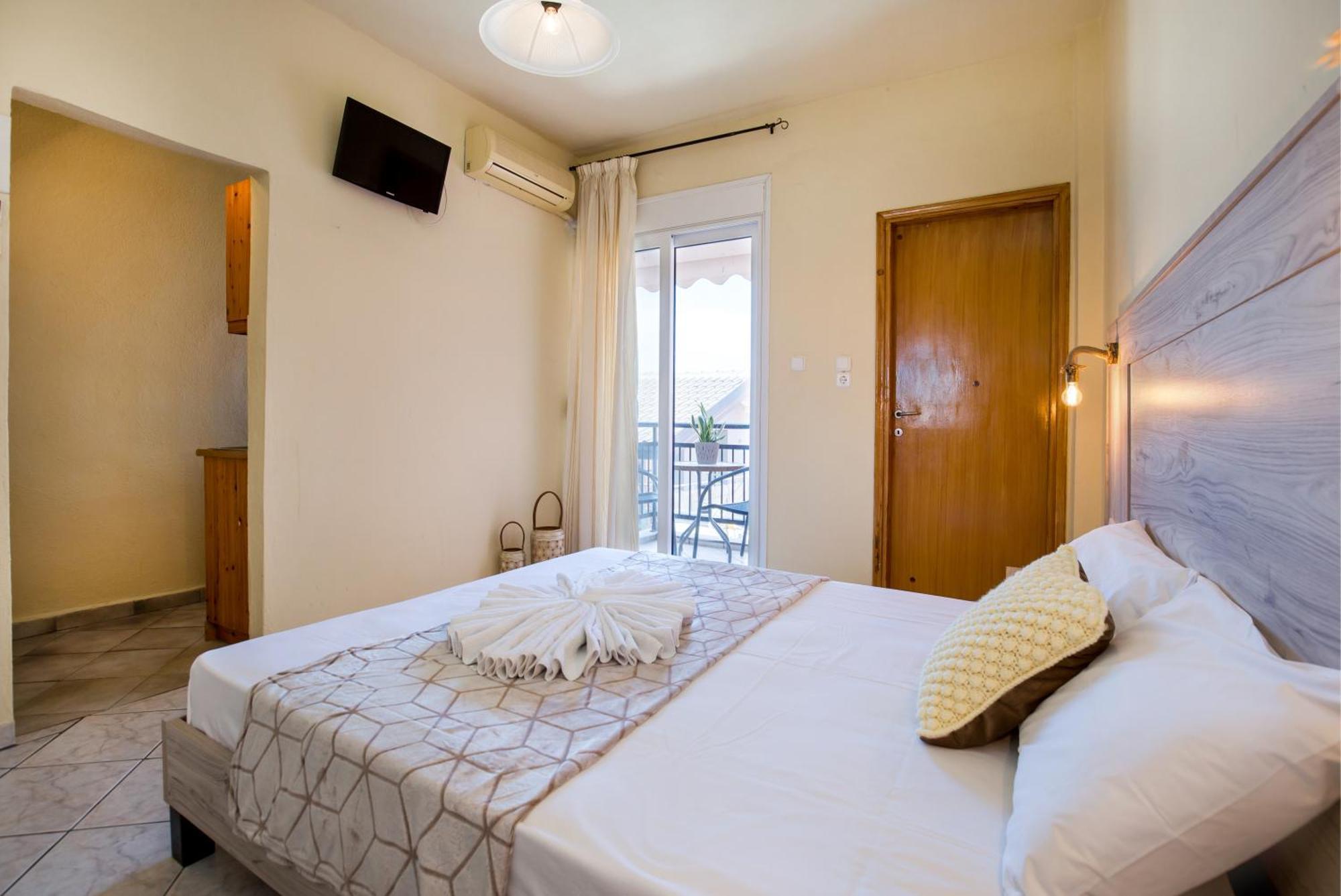 Ianos Apartments Потос Екстериор снимка
