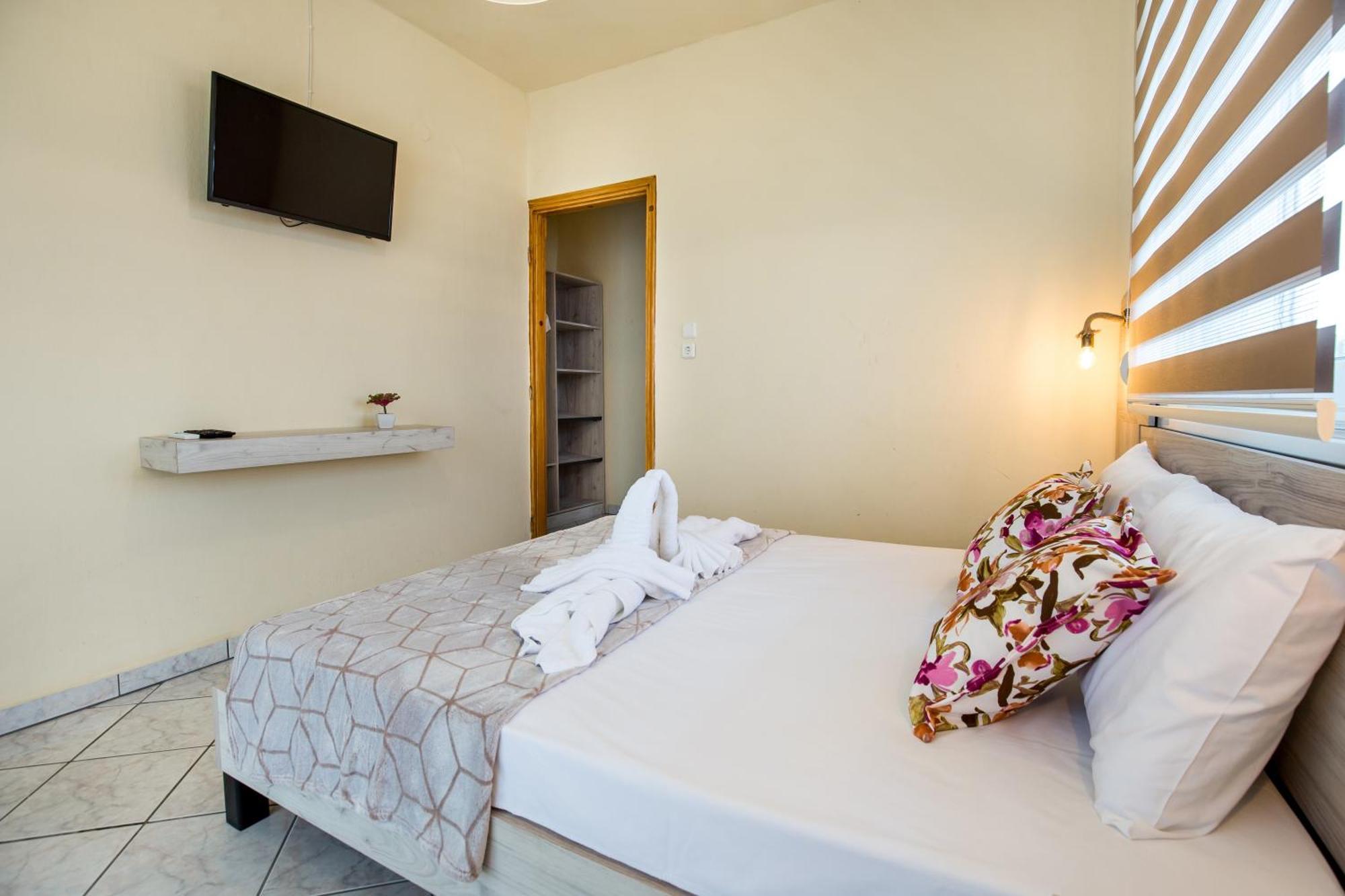 Ianos Apartments Потос Екстериор снимка