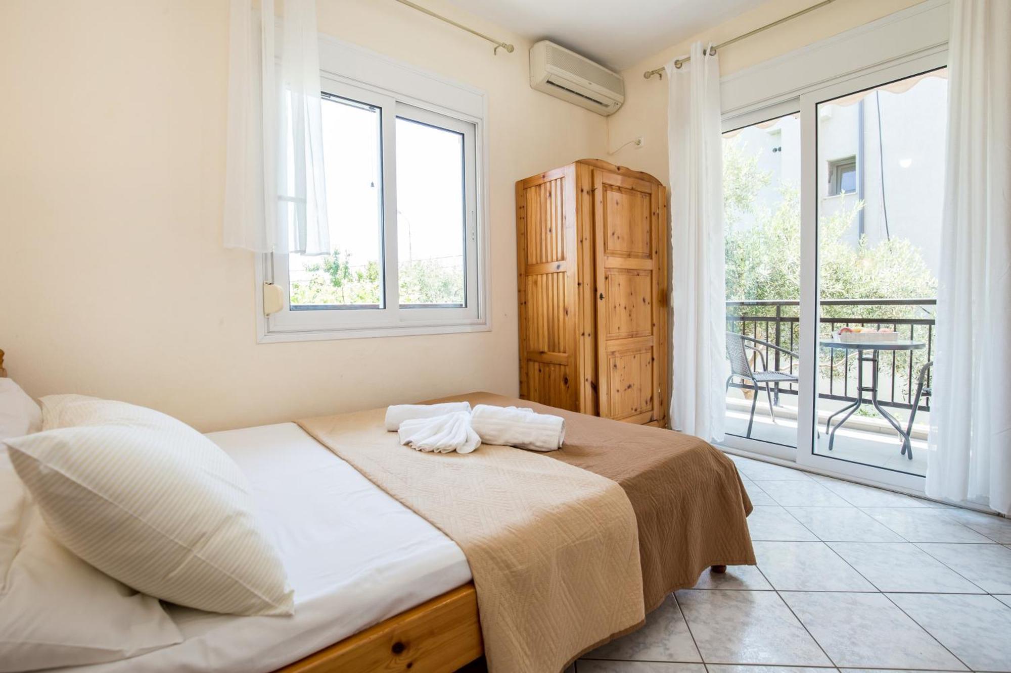 Ianos Apartments Потос Екстериор снимка