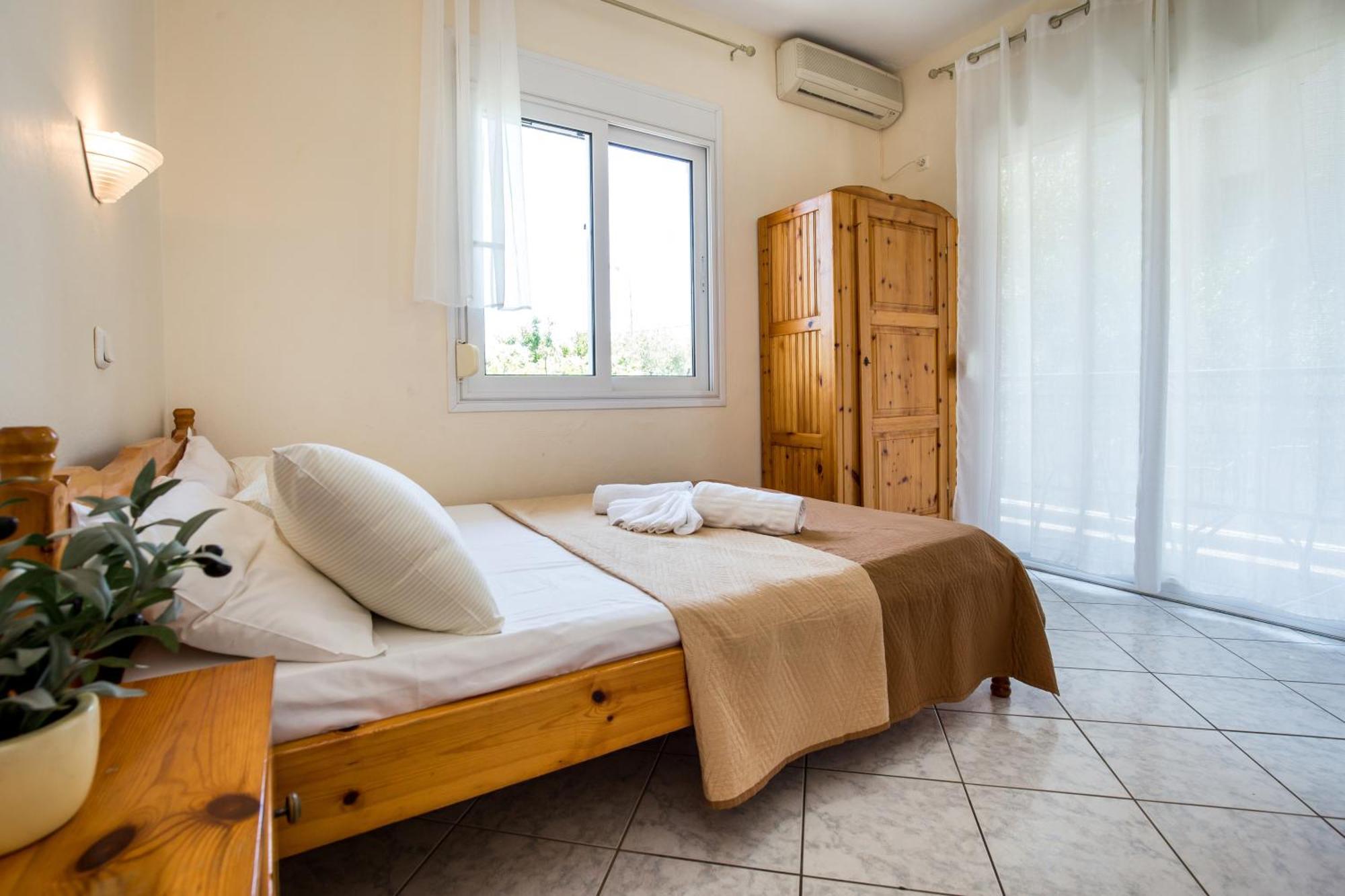 Ianos Apartments Потос Екстериор снимка