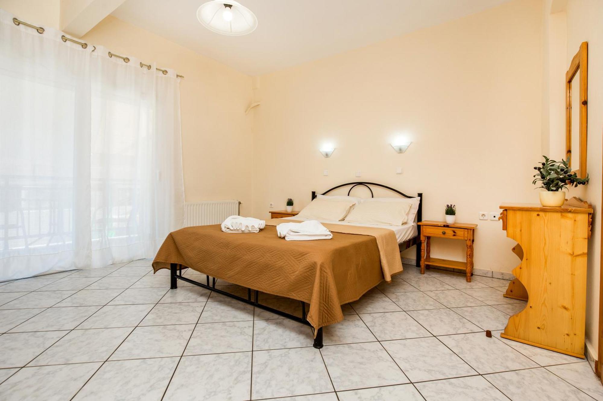 Ianos Apartments Потос Екстериор снимка