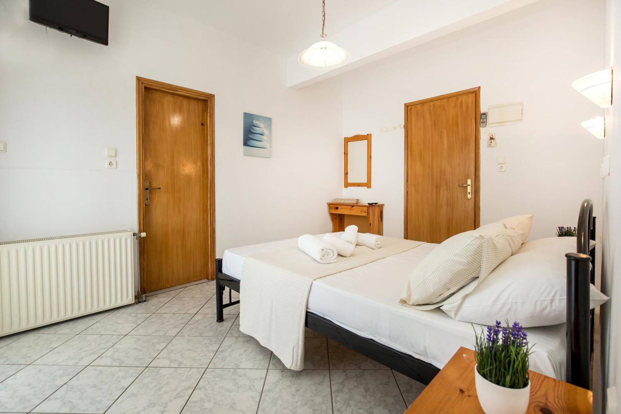 Ianos Apartments Потос Екстериор снимка