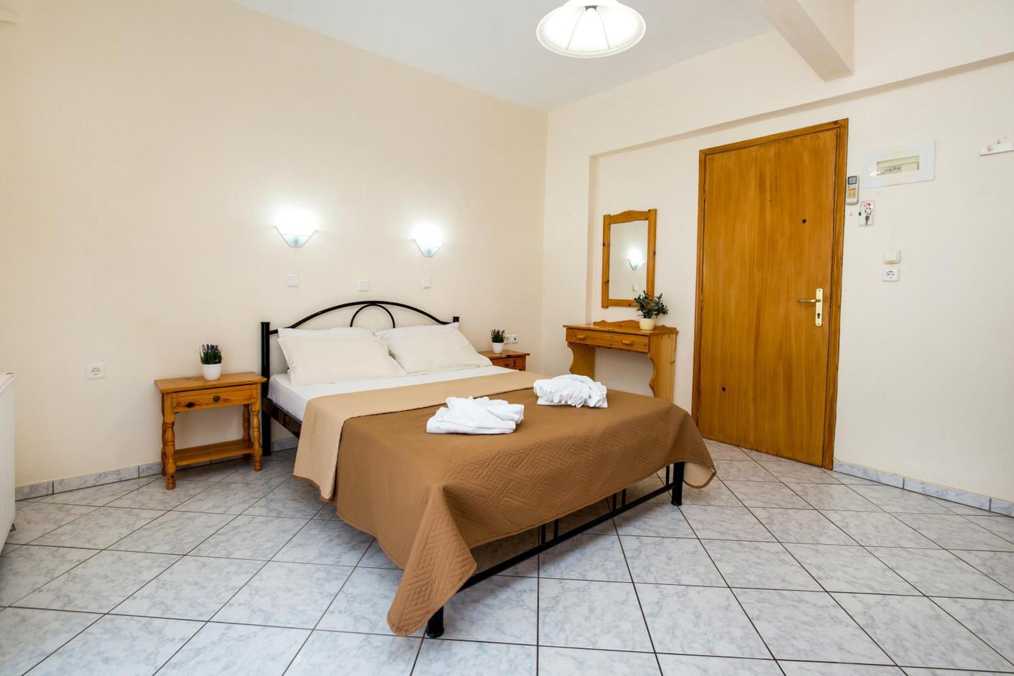 Ianos Apartments Потос Екстериор снимка