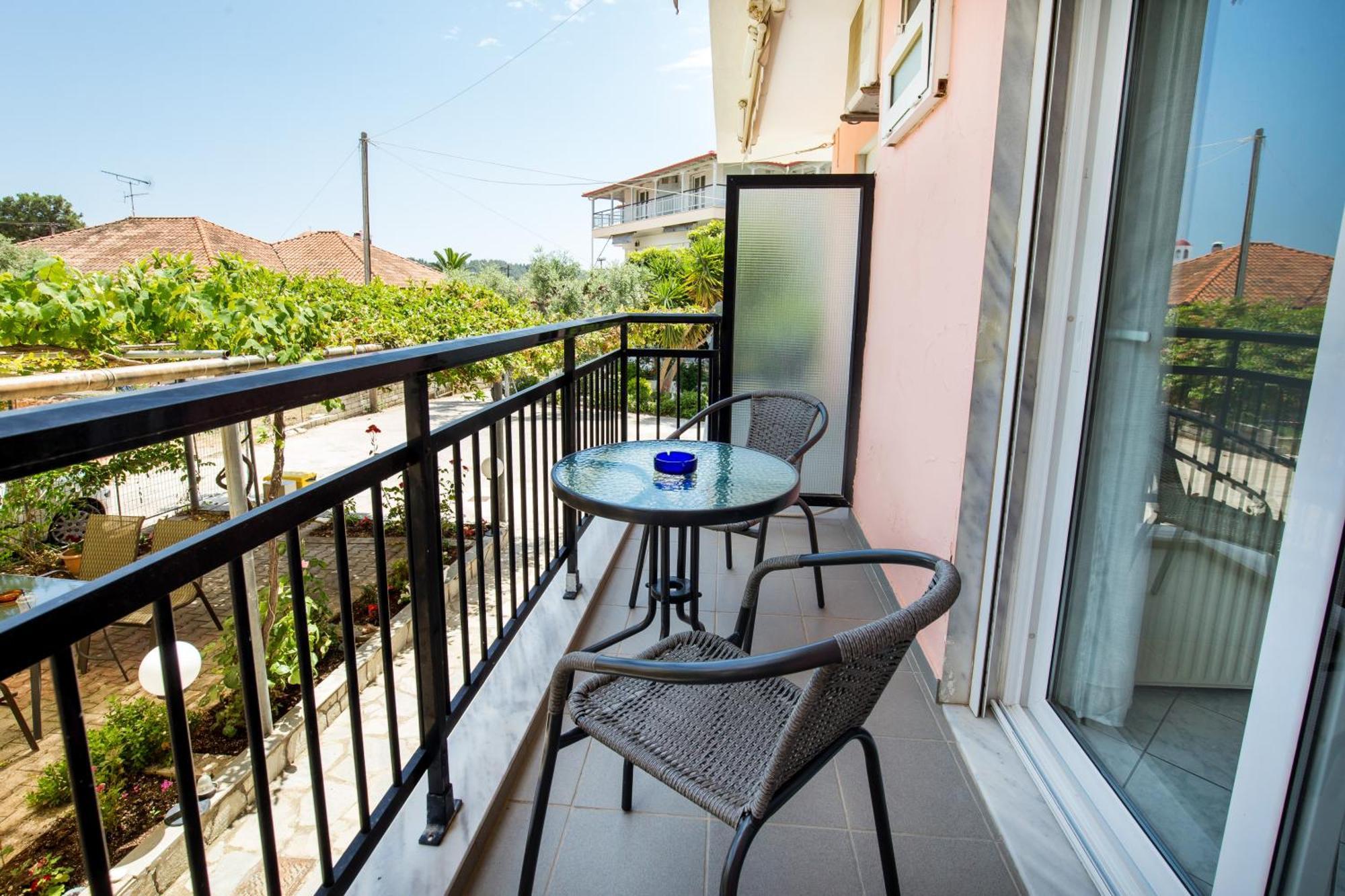 Ianos Apartments Потос Екстериор снимка